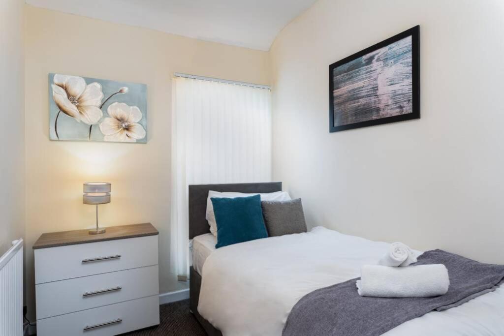 Sleeps 5, Smart Tv'S In Bedrooms スウォンジー エクステリア 写真