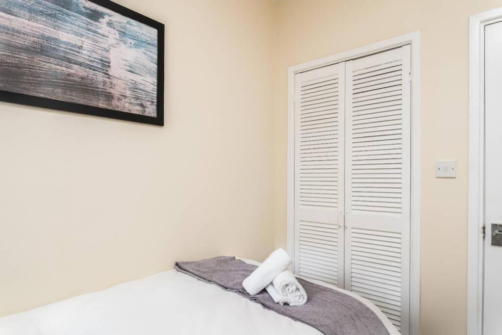 Sleeps 5, Smart Tv'S In Bedrooms スウォンジー エクステリア 写真